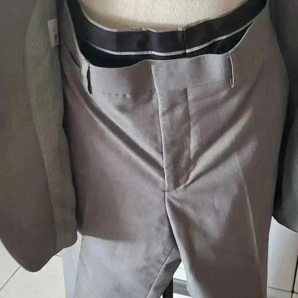 JF slim fit suit👀 - Picture 10 of 13